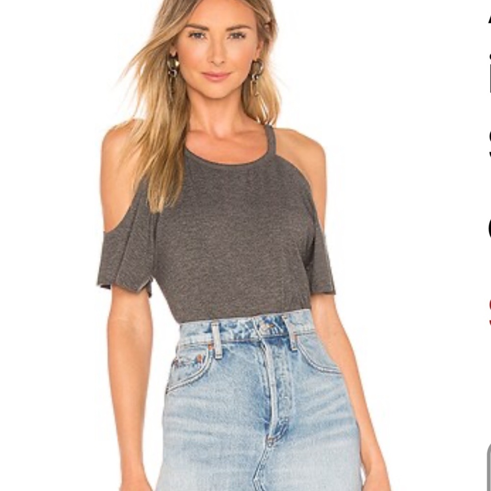SUPERDOWN Angelika Cold Shoulder Tee in Dark Heather Grey